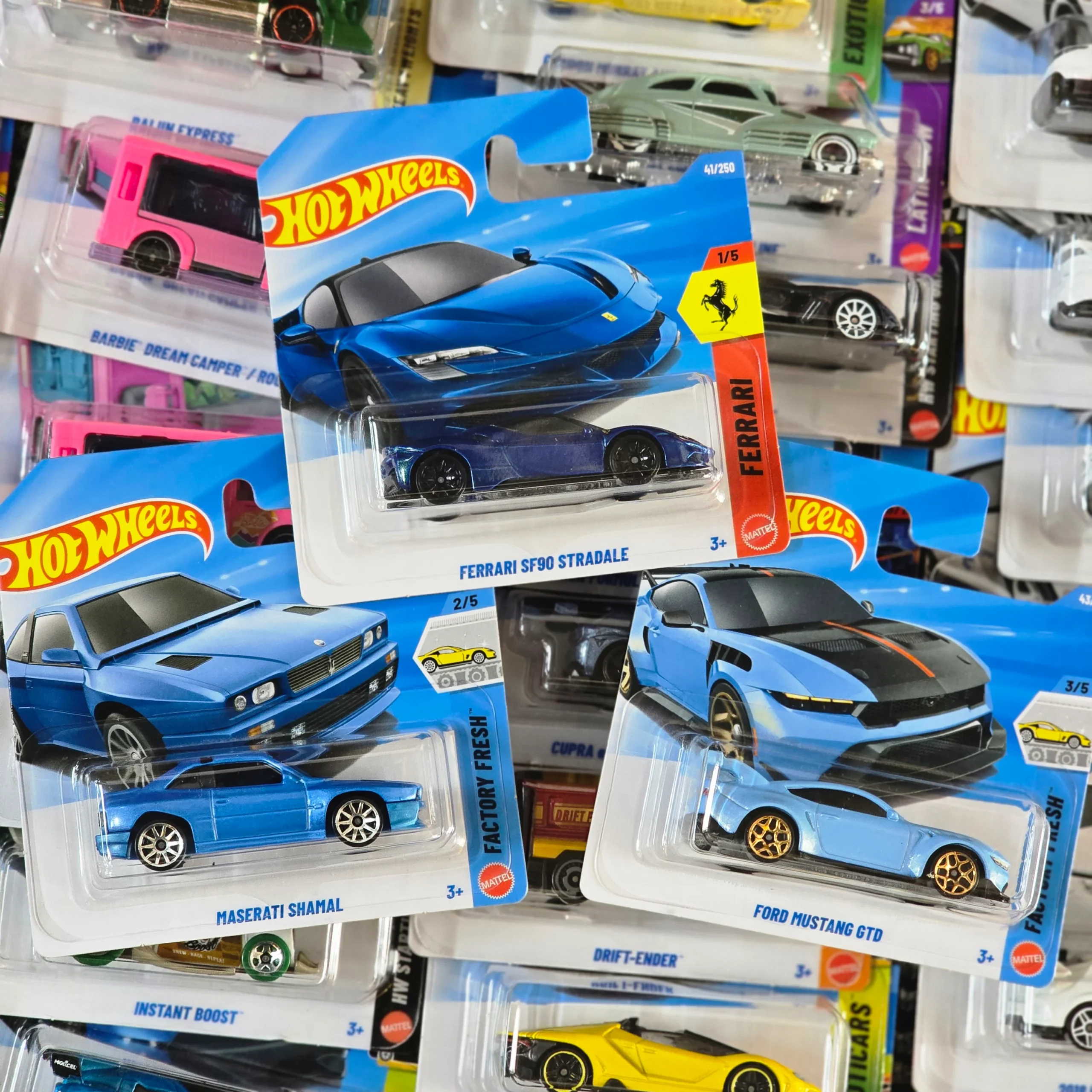 Hot Wheels mainline mudelauto vigastatud pakendiga