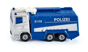 Siku politseiauto veekahuriga